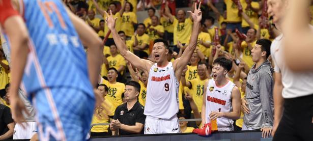 弗拉门戈训练开放日，赛前复出首秀引观众欢呼，CBA常规赛在即，控场能力成焦点的简单介绍