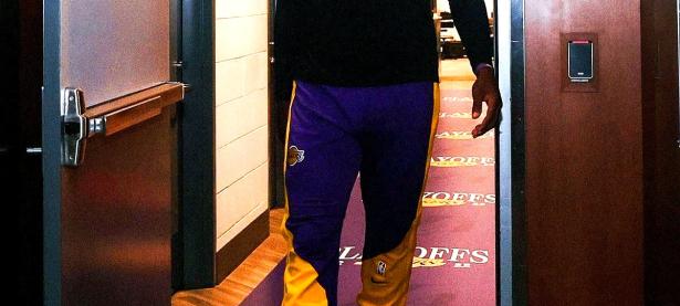  詹姆斯在德国队比赛中逆转,出色防守引发热议的是谁 