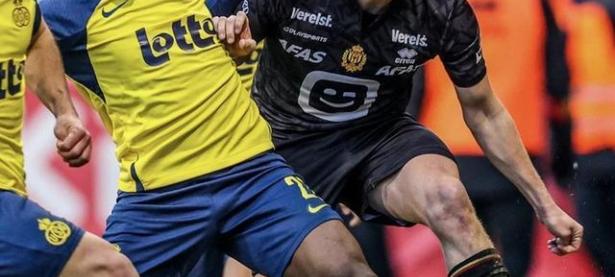 包含欧超杯集结日走向成谜，阿贾克斯再遭质疑，引发热议，轮换策略被讨论的词条