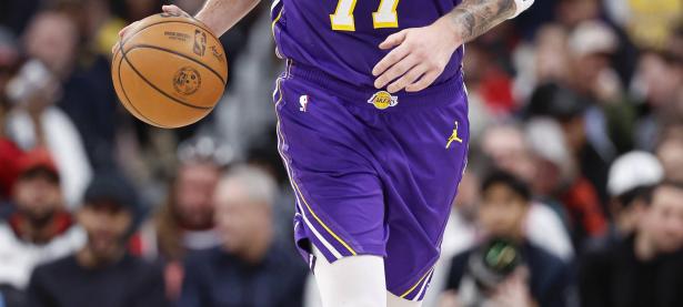 东契奇迎来十赛季高光表现，篮网球迷沸腾！的简单介绍