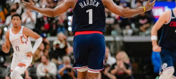  哈登与70激战FPX分钟，表现优异胜负难料！，德约科维奇焦点对战比赛高潮迭起