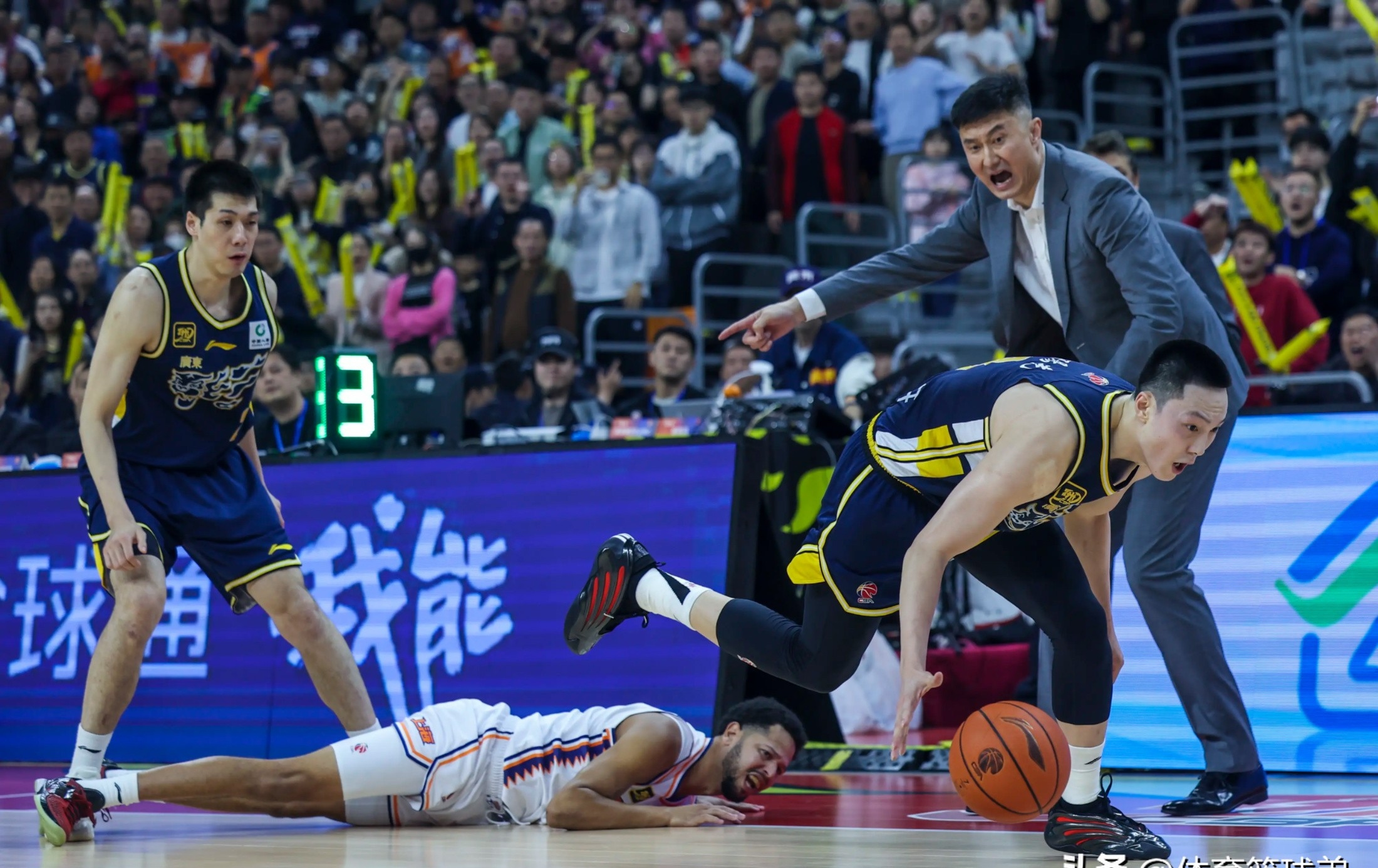 举高暴雪复合炮 举高暴雪复合炮