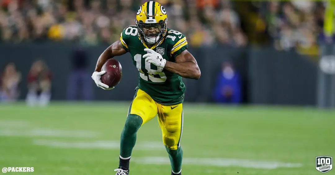 雪豹追岩羊坠崖惊险画面 雪豹追岩羊坠崖惊险画面