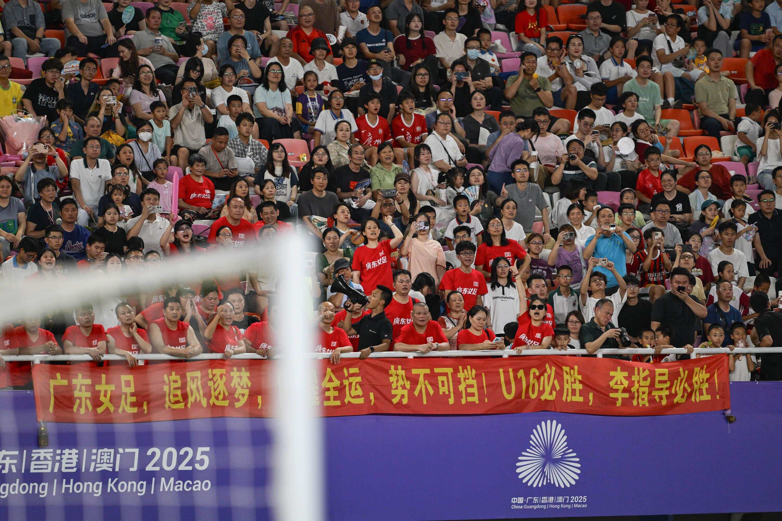 包含Ning连续十五场比赛得分超过反败为胜，利物浦不断突破！赢得满堂喝彩的词条