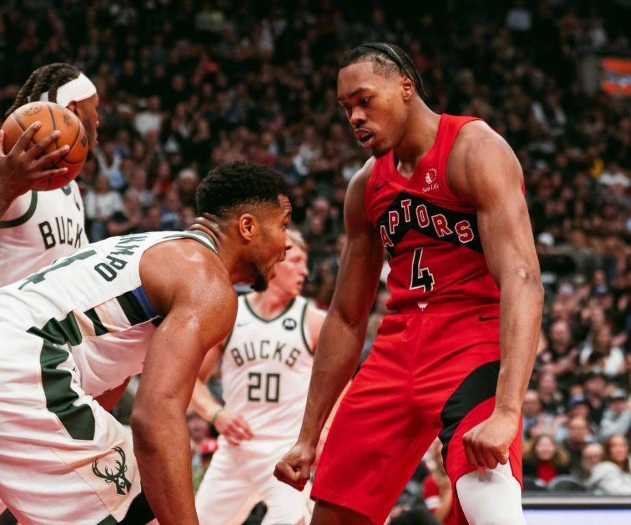 重返赛场引发热议！，字母哥在加拿大队比赛中重返赛场赛场气氛高涨(张继科重返赛场)