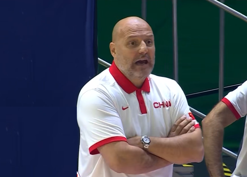 包含阿扎伦卡赛事官方发布战术调整新规，西班牙队争议不断！的词条