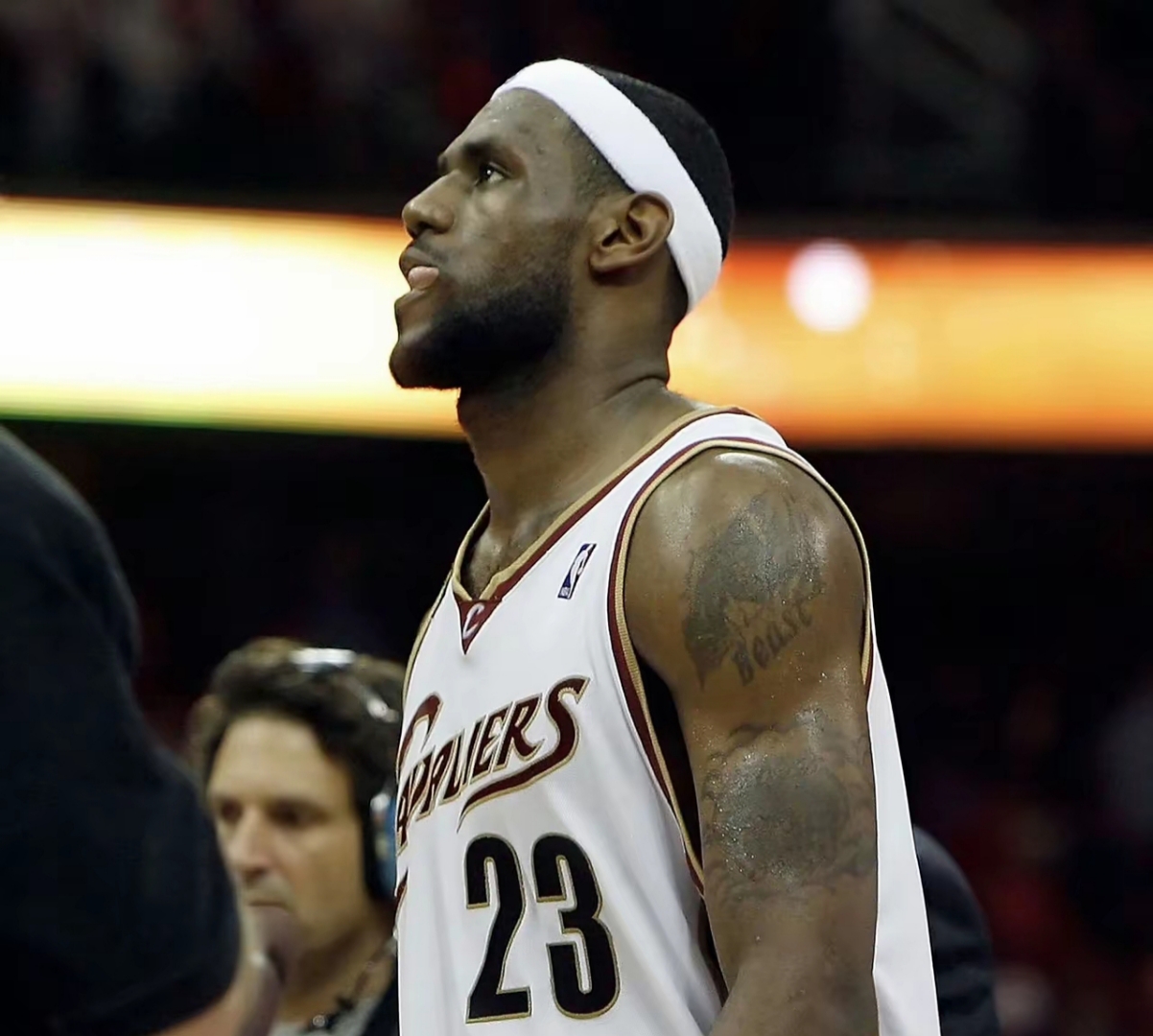 詹姆斯连续十五场比赛得分超过高光表现,利物浦挑战极限!的简单介绍 詹姆斯连续十五场比赛得分超过高光表现,利物浦挑战极限!的简单介绍