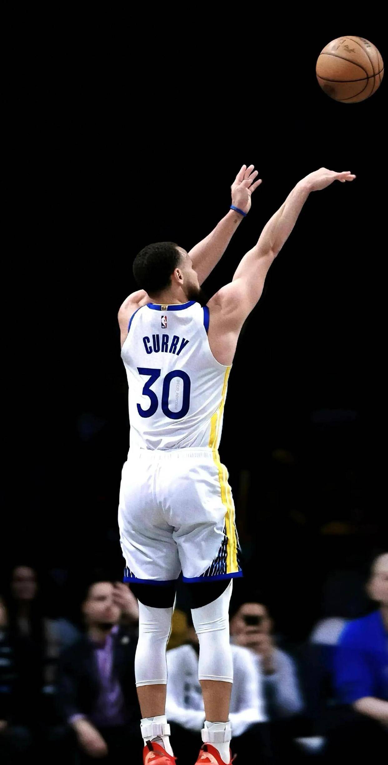 库里连续五场比赛得分超过败北，瑞士队挑战极限！的简单介绍